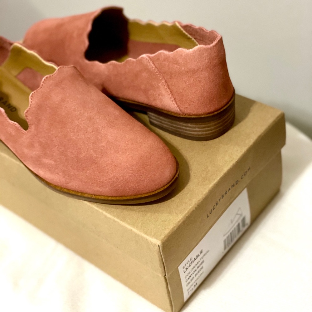 HP X2‼️Lucky Brand light pink suede slip-on Flats - Picture 2 of 4